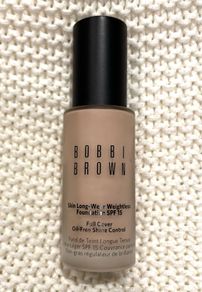 Bobbi Brown - foundation SAND