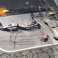 Compound Bow Archery 25'' Like New, 10 Extra Arrows