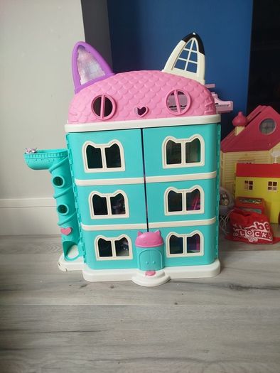 Gabby Doll House Playhouse.