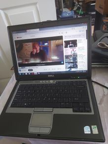 Vintage DELL Lastitude, Model D620, Intel CPU T2400, 1.83GHz, 2.5GB Ram, Windows 7 Professional, 32bit, Opera, Firefox and Chrome, in excellent condition