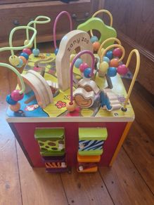 Zany zoo activity cube