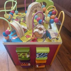 Zany zoo activity cube