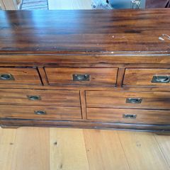 Bedroom set: Chest & Bedside Drawers