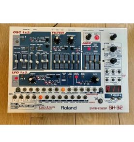 Roland SH-32 Sound Module Synthesizer
