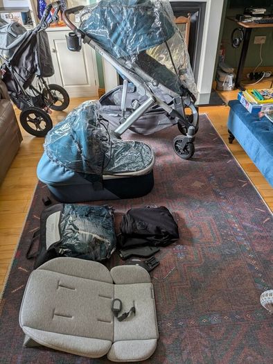Uppa Baby Vista 2 with accessories