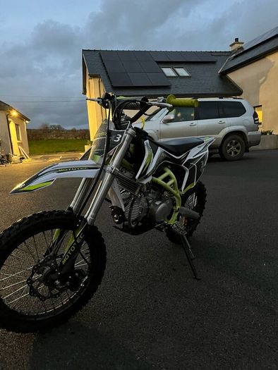 Dirt bike