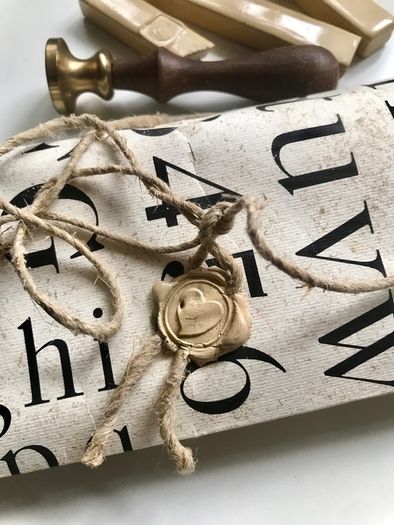 Vintage lacquer seal. Wax stamp. Letter 'G'