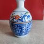 Japanese kakiemon SMALL VASE Image 2