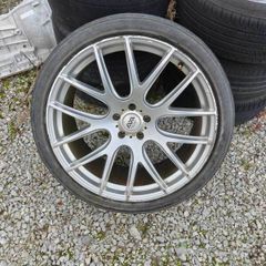 22" alloy wheels