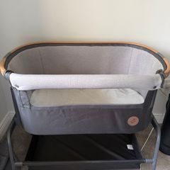 Maxi Cosi Iora Co- Sleeper next to me crib