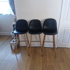 3 high stools.