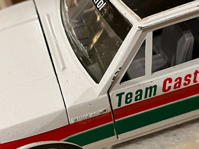 Range Rover Team Castrol 1/24 Burago  Rare