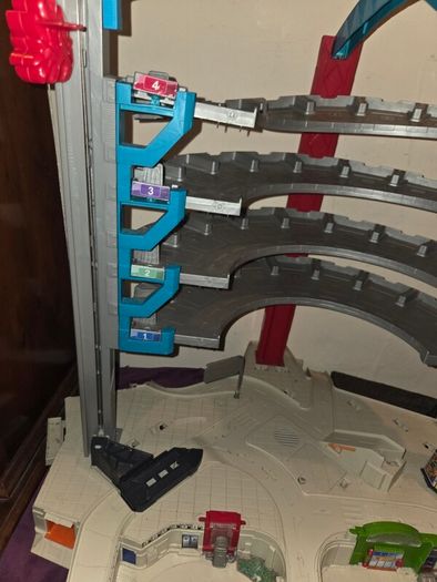 Hot Wheels City Ultimate Garage Playset