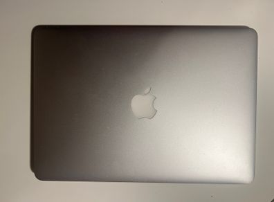 Macbook Air (13-inch, 2017) 8gb Ram / 121gb Ssd