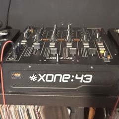Xone 43 mixer