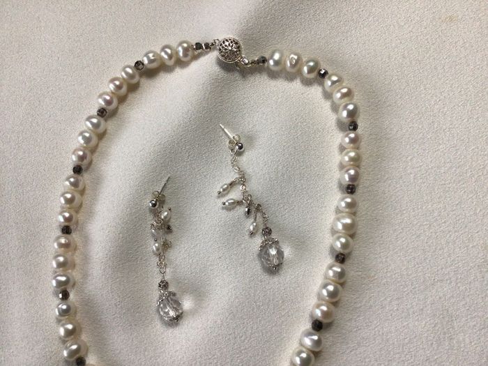 Brand New Sterling Silver and Freshwater Pearl Necklace and matching Earrings