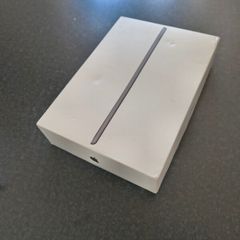 iPad 7 Box