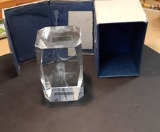 Paper weight glass