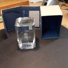 Paper weight glass