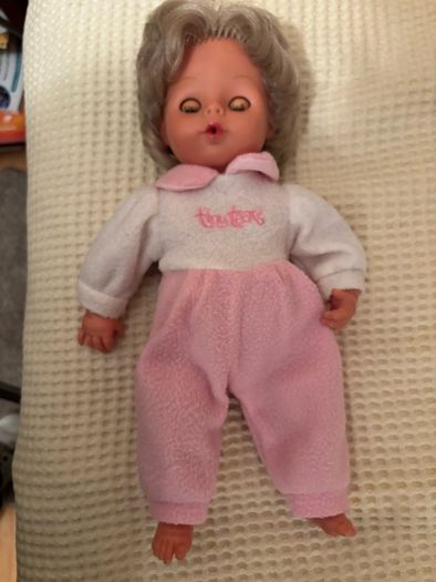 1980's Doll moving eyes. Beautiful Hair.