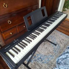 Roland FP10 Digital piano