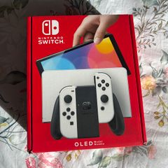 Nintendo Switch OLED White + 2 games