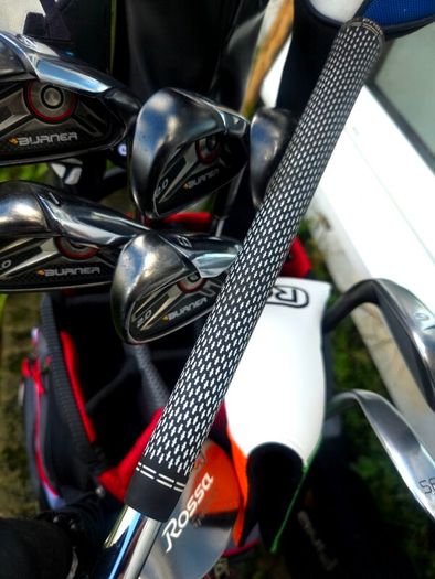 Set of Taylormade Golf Clubs