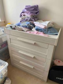 Mama & Papas Convertible cot + Dresser Changer Chest + Wall shelf