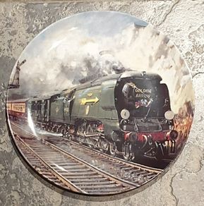 Wedgwood Royal Mail "Golden Arrow" Wall Plate