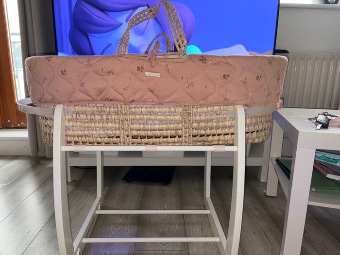 Mamas and Papas Moses basket
