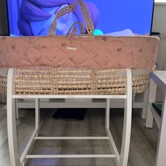 Mamas and Papas Moses basket