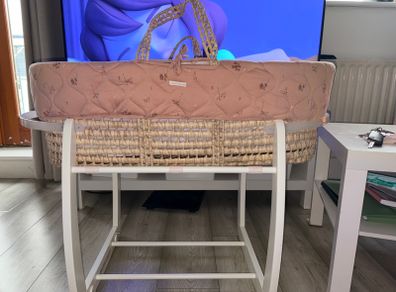 Mamas and Papas Moses basket