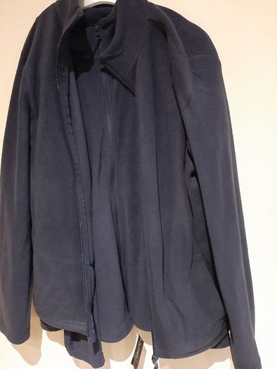 new fleece navy L tag attached
