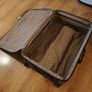 Medium suitcase (with roller wheels) Image 3