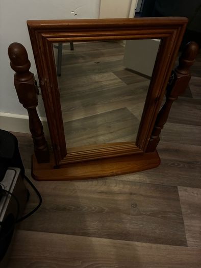 Deep fat fryer , radio , mirror and book shelf