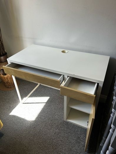 Computer desk / study desk