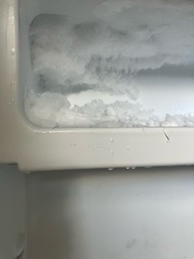 Fridge Freezer - Under Counter Compact Fridge with Freeze Zone