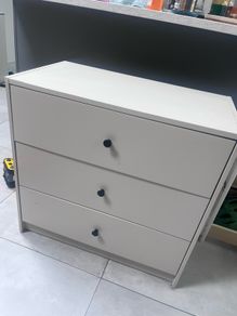 lockers and chest of drawers