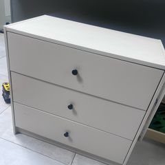 lockers and chest of drawers