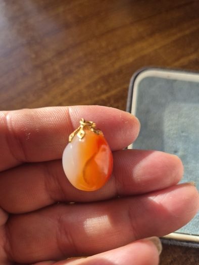 Vintage Polishes Agate Pendant