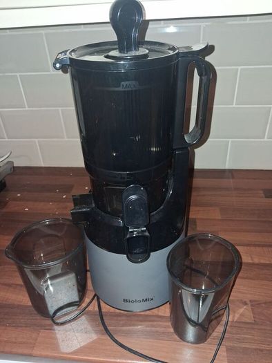 BioloMix juice maker