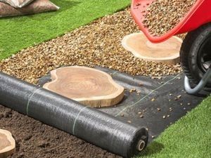 stone gravel bark mulch underlay membrane weed control barrier mypex