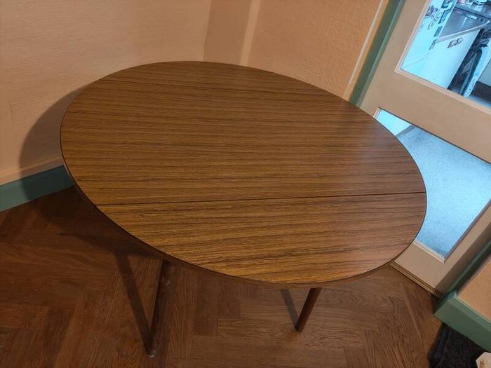 Mid-century style dropleaf kitchen/dining table