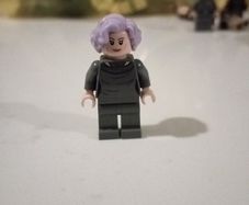 Lego star wars minifigure vice admiral holdo sw0863