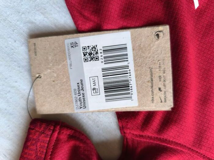 New 2022/23 Liverpool Nike Jersey Size Kids Age 7/8 Years