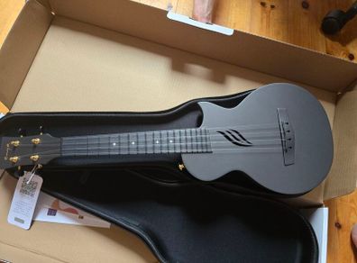 Ukulele Enya Nova U 23" Concert - Brand New Unused - Kit with Case, Strap, Capo, Strings (Black)