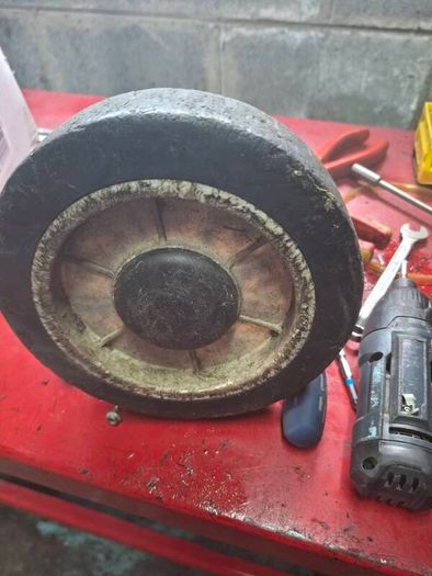 Harry lawnmower   wheel  front