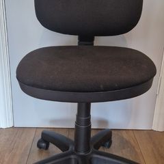 Rolling Adjustable Hight Desk Chair