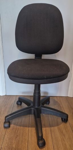 Rolling Adjustable Hight Desk Chair