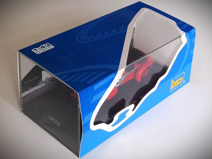 Diecast Model Le Mans Winning Alfa Romeo 8C 2300 Le Mans 1932 1st - IXO 1:43